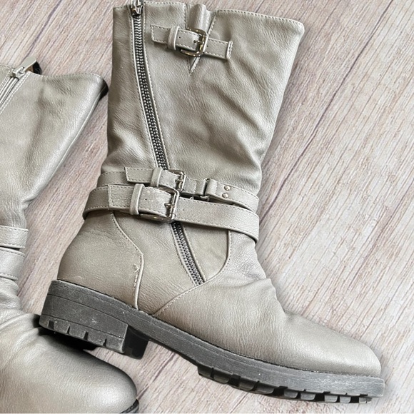 🟢5/$25  Dream pairs Gray Boots 4 - Picture 8 of 16